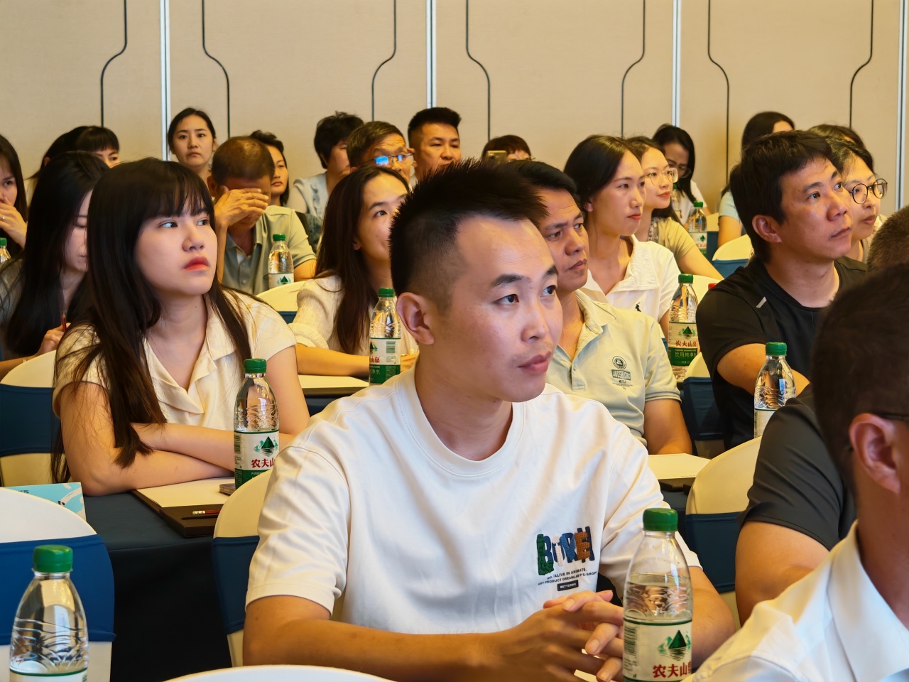 名师引领数字化转型 精准赋能教学新实践——深汕特别合作区赤石镇小学、幼儿园教师专题培训纪实名师引领数字化转型 精准赋能教学新实践——深汕特别合作区赤石镇小学、幼儿园教师专题培训纪实,深圳优德88官网网站